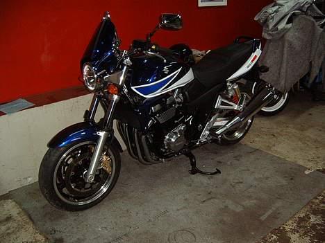 Suzuki GSX 1400 SOLGT  - Her kan man se at der er sket lidt med mine fælge billede 9