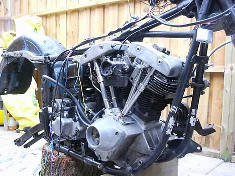 Harley Davidson a FLH police special - Så er der næsten lavet ledningsnet billede 2