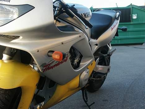 Yamaha YZF600RThundercat (SOLGT) billede 4