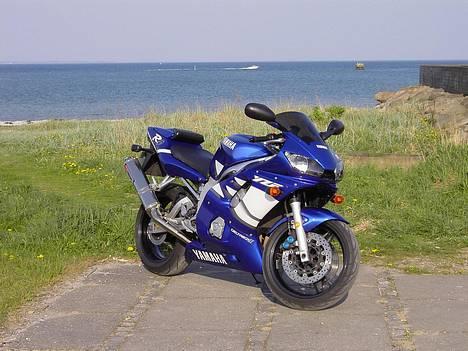 Yamaha YZF R6 ** SOLGT ** - Lækkert vejr og lækker mc :) billede 1