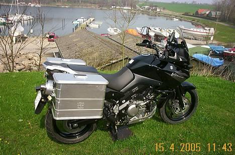 Suzuki DL650k5 vstrom - Quiklock kuffertholder system fra swmotech det er alså genialt 2min af og på igen! billede 7