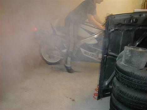 Suzuki TL1000R - og der er jo ingen grund til at smide resten væk billede 3