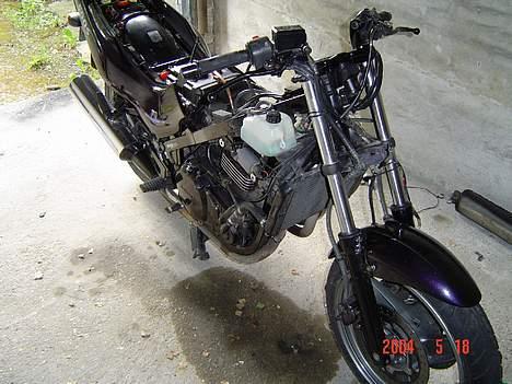 Kawasaki GPZ 500 S - Så skal der stilles ventiler.... billede 3