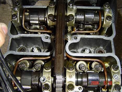 Kawasaki GPZ 500 S - Da jeg endelig fik dækslet af blev jeg glad for at se knasterne i rigtig fin stand.... billede 4