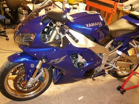 Yamaha R1 billede 3