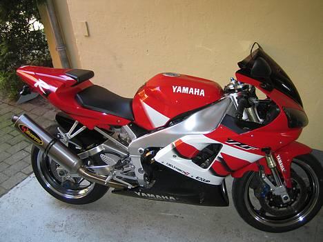 Yamaha Yzf R1 billede 1