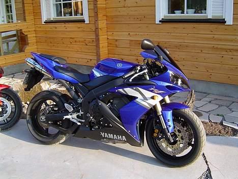 Yamaha R1 billede 2