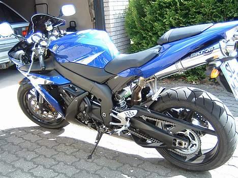 Yamaha R1 billede 4