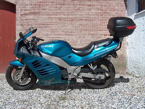 Suzuki RF600R *TIL SLAG* billede 1