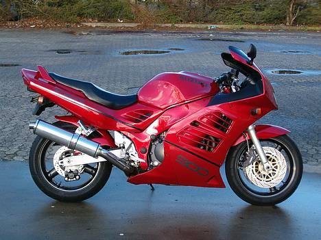 Suzuki RF900R - Klar til en lille tur??? billede 2