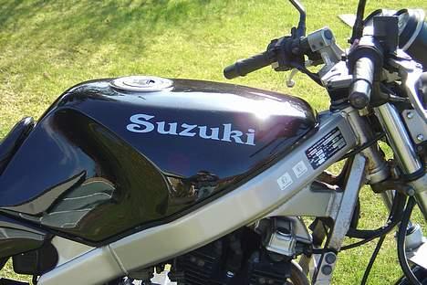 Suzuki GS 500E [SOLGT] - Den nye staffering. billede 5