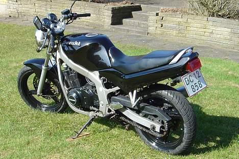 Suzuki GS 500E [SOLGT] - Lakeringen er foretaget af Bouets Auto & Industrilakering. billede 7