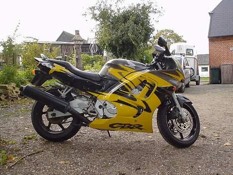 Honda cbr 600 F3 billede 2