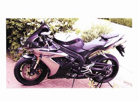 Yamaha yzf r1 billede 1