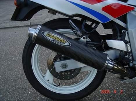 Yamaha FZR (Solgt) billede 3