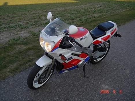 Yamaha FZR (Solgt) billede 4