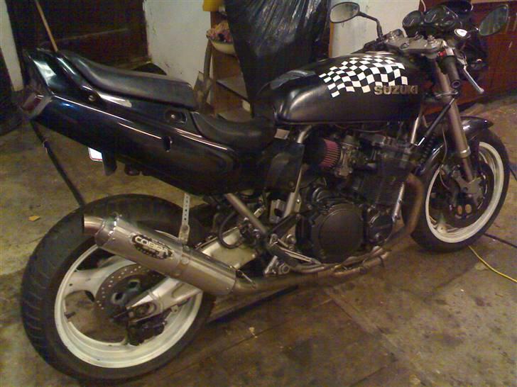 Suzuki gs 1000 - så begynder det at hjælpe på den gamle 79`er billede 1