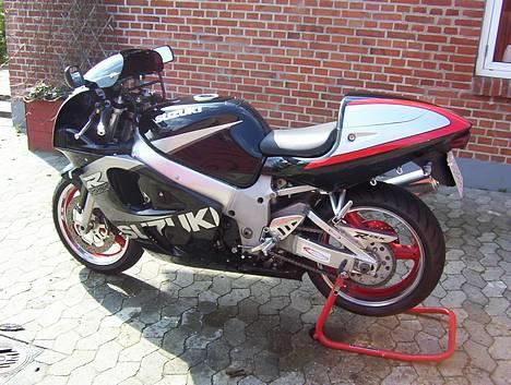Suzuki Gsxr 750 k0  - Min gamle Gsxr 600 99´ med Jet Kit, Yoshimura potte og KN filter, Fed cykel. billede 5