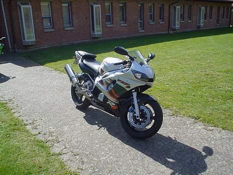 Yamaha YZF R6 billede 5