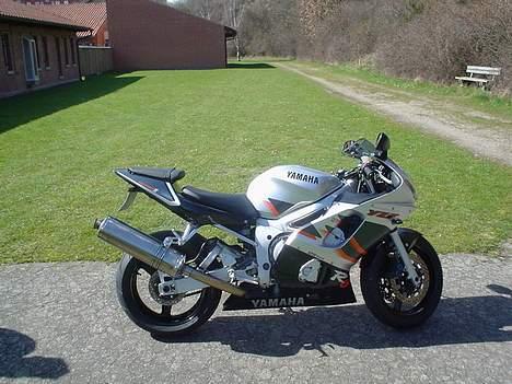 Yamaha YZF R6 billede 10