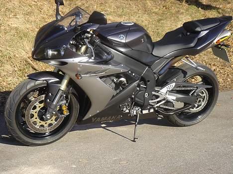 Yamaha R1 billede 3