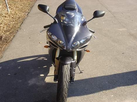 Yamaha R1 billede 4