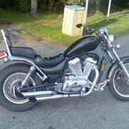 Suzuki Intruder vs 700