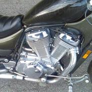 Suzuki Intruder vs 700