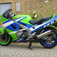 Kawasaki ZZR 600    * solgt *