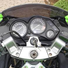 Kawasaki ZZR 600    * solgt *