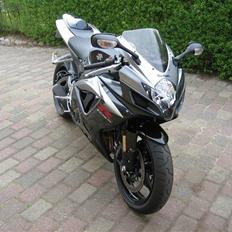 Suzuki GSX-R 750 K7