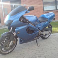 Yamaha FZ - 750 - Solgt