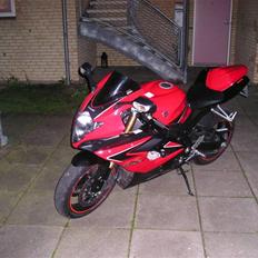 Suzuki GSXR 1000 K6