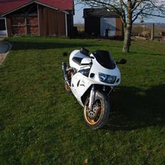 Suzuki Gsx-R 600 Perlen (solgt)