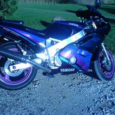 Yamaha FZR600