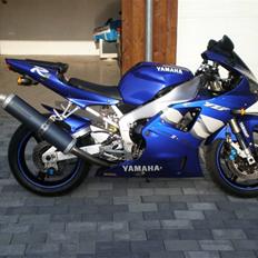 Yamaha Yzf R1 