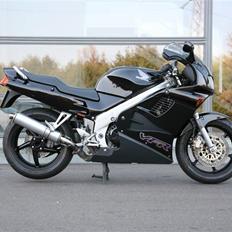 Honda VFR 750 (SOLGT okt 09)