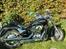 Kawasaki VN800 CLASSIC - Lidt fra siden, stadig foran naboens hæk.