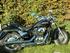 Kawasaki VN800 CLASSIC - Lidt fra siden, stadig foran naboens hæk.