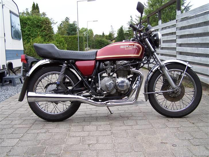 Honda CB 400 F (Solgt) billede 1