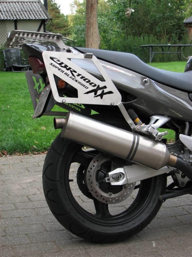 Honda CBR 1100XX Super Blackbird - Passer til Giwi topboks og sidetasker. billede 17