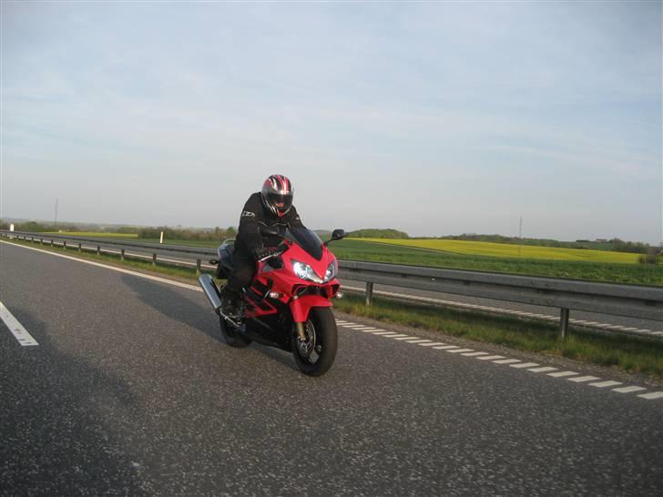 Honda CBR 600 F4i (Solgt) - hun kør som en drøm. billede 3