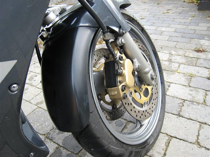 Yamaha FZ 750 - Et par skivebremser der bider igen billede 3