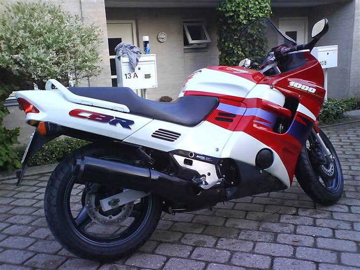 Honda cbr 1000 f sc24 billede 1