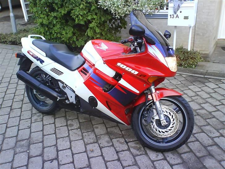 Honda cbr 1000 f sc24 billede 3