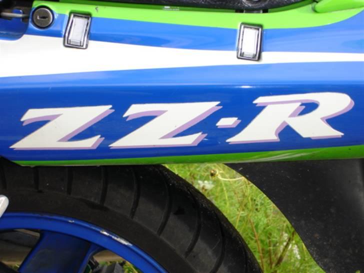 Kawasaki ZZR 600    * solgt * billede 5