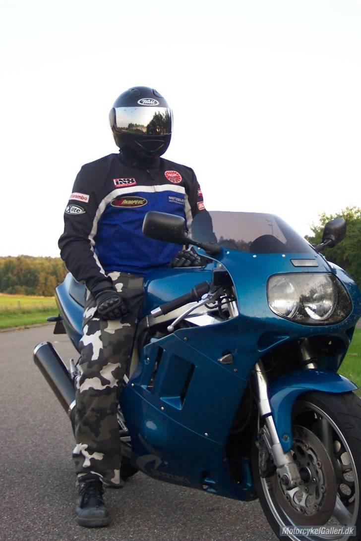 Suzuki GSX-R 750 ( solgt ) - efter den er blevet lakeret 2 gange er jeg da rimelig tilfreds billede 6