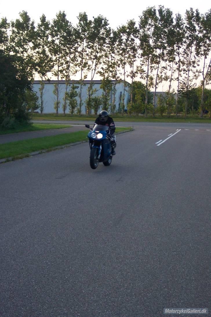 Suzuki GSX-R 750 ( solgt ) - ny farve billede 7