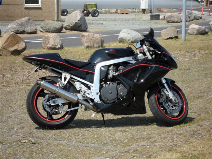 Suzuki GSXR 750 K7SP1 Rebuild (Solgt) - Makeover nummer 3 billede 1