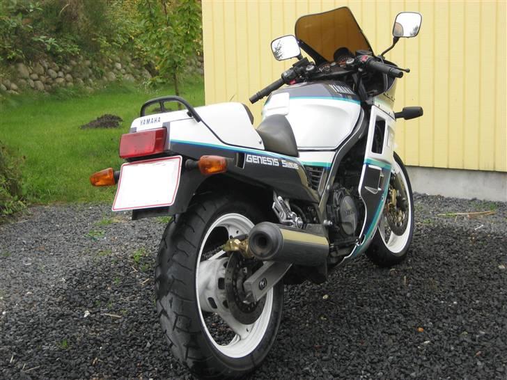 Yamaha FZ 750 Genesis billede 2